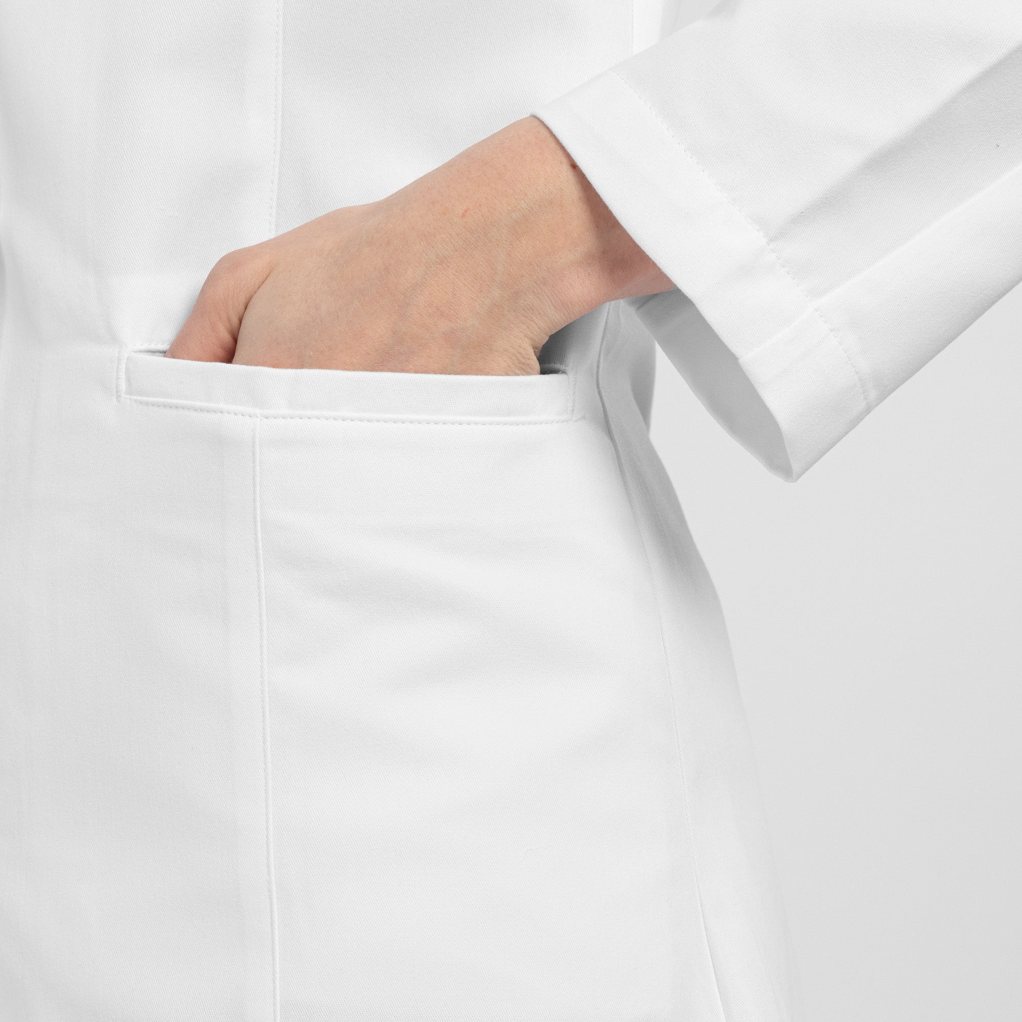 لاب كوت موف 34 انش نسائي