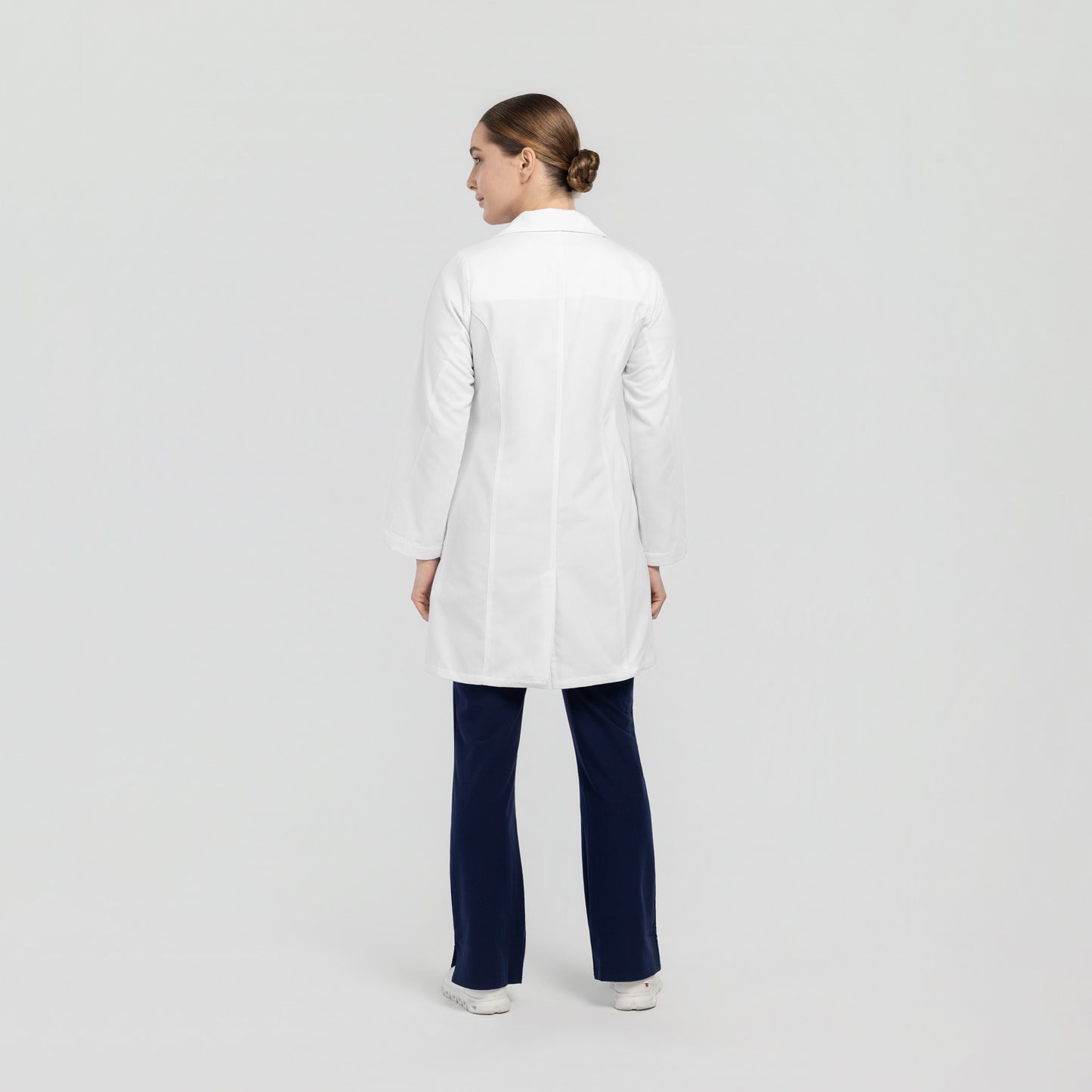 لاب كوت موف 34 انش نسائي